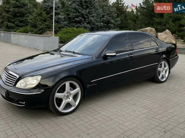 Черный Мерседес С Класс, объемом двигателя 3.72 л и пробегом 260 тыс. км за 8000 $, фото 1 на Automoto.ua