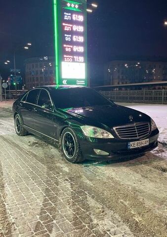 Чорний Мерседес С Клас, об'ємом двигуна 5.5 л та пробігом 206 тис. км за 10000 $, фото 1 на Automoto.ua