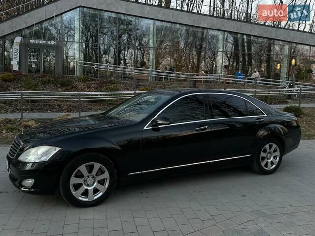Черный Мерседес С Класс, объемом двигателя 3.5 л и пробегом 139 тыс. км за 12499 $, фото 1 на Automoto.ua