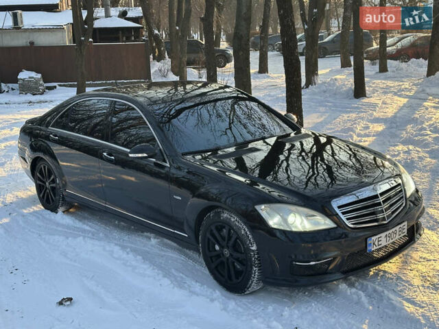 Черный Мерседес С Класс, объемом двигателя 0 л и пробегом 298 тыс. км за 9200 $, фото 1 на Automoto.ua