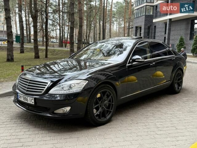 Черный Мерседес С Класс, объемом двигателя 5.46 л и пробегом 357 тыс. км за 9900 $, фото 1 на Automoto.ua