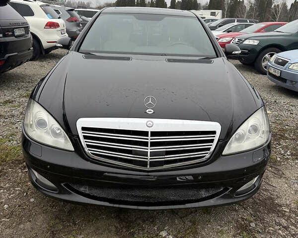 Черный Мерседес С Класс, объемом двигателя 3.5 л и пробегом 395 тыс. км за 8500 $, фото 1 на Automoto.ua