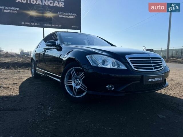 Чорний Мерседес С Клас, об'ємом двигуна 5.5 л та пробігом 263 тис. км за 10300 $, фото 1 на Automoto.ua