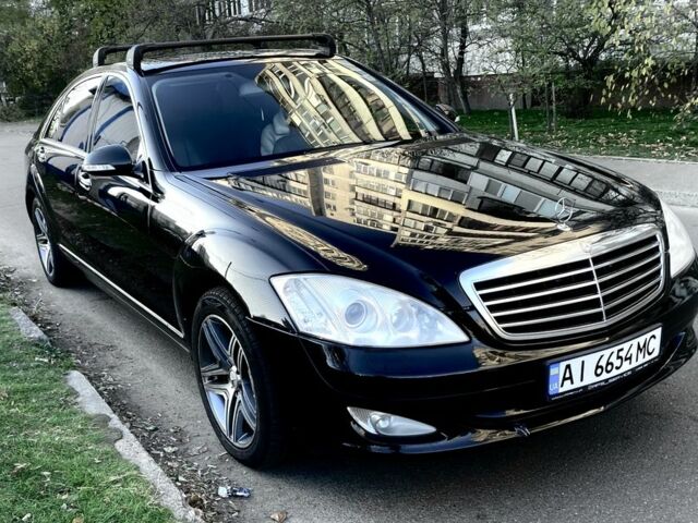 Черный Мерседес С Класс, объемом двигателя 4.7 л и пробегом 298 тыс. км за 11000 $, фото 1 на Automoto.ua