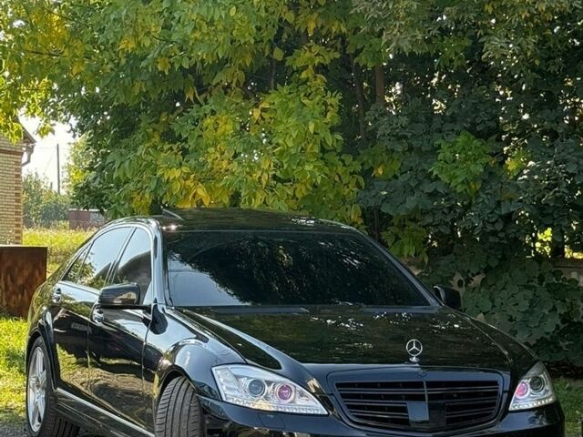 Чорний Мерседес С Клас, об'ємом двигуна 3 л та пробігом 330 тис. км за 13999 $, фото 1 на Automoto.ua