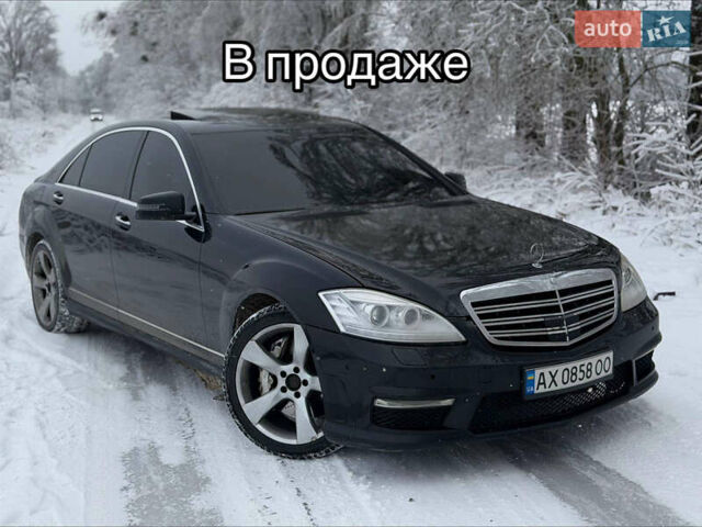 Черный Мерседес С Класс, объемом двигателя 5.51 л и пробегом 275 тыс. км за 8200 $, фото 1 на Automoto.ua