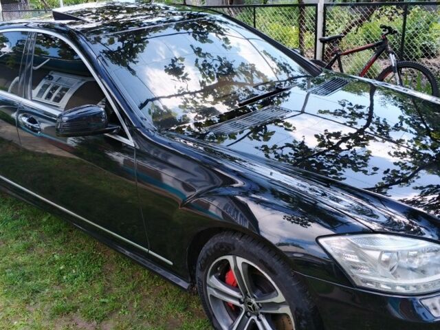 Черный Мерседес С Класс, объемом двигателя 3 л и пробегом 360 тыс. км за 11000 $, фото 1 на Automoto.ua