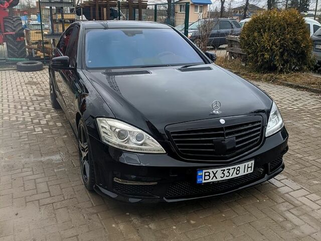 Чорний Мерседес С Клас, об'ємом двигуна 3.5 л та пробігом 222 тис. км за 11000 $, фото 1 на Automoto.ua