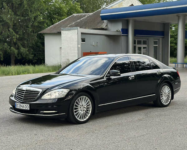 Черный Мерседес С Класс, объемом двигателя 3.5 л и пробегом 265 тыс. км за 11900 $, фото 1 на Automoto.ua