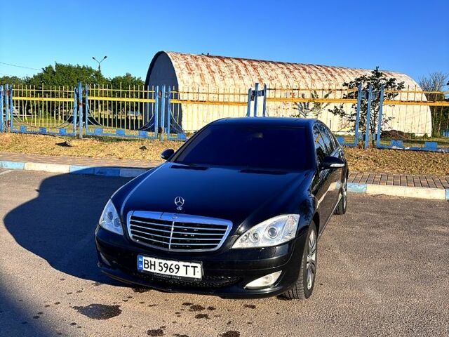 Чорний Мерседес С Клас, об'ємом двигуна 3.5 л та пробігом 250 тис. км за 9500 $, фото 1 на Automoto.ua