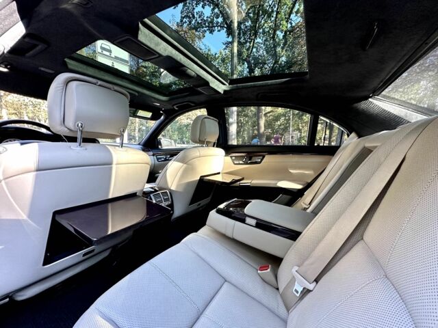 Чорний Мерседес С Клас, об'ємом двигуна 5.5 л та пробігом 222 тис. км за 17000 $, фото 1 на Automoto.ua