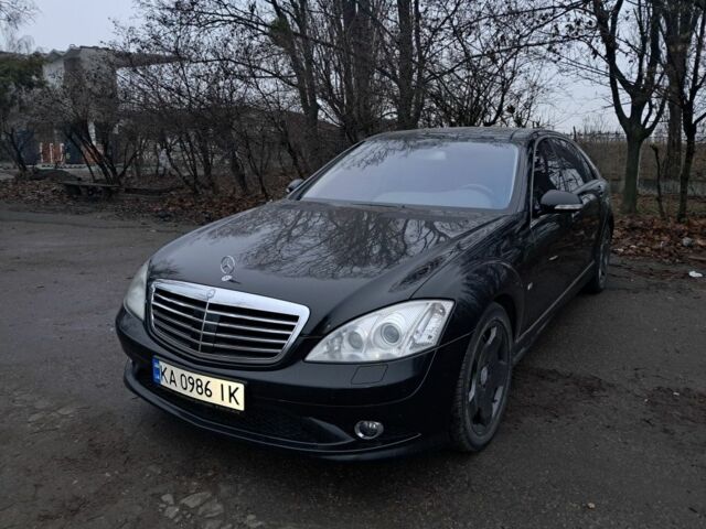 Чорний Мерседес С Клас, об'ємом двигуна 5.5 л та пробігом 168 тис. км за 15000 $, фото 1 на Automoto.ua
