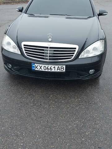 Чорний Мерседес С Клас, об'ємом двигуна 5.47 л та пробігом 242 тис. км за 13500 $, фото 1 на Automoto.ua