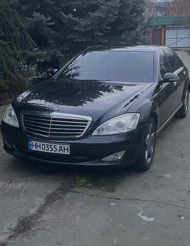 Черный Мерседес С Класс, объемом двигателя 3.5 л и пробегом 246 тыс. км за 11500 $, фото 1 на Automoto.ua