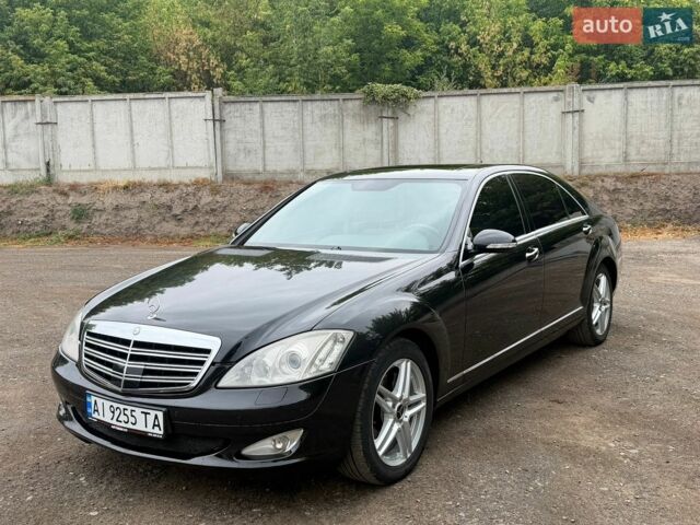 Чорний Мерседес С Клас, об'ємом двигуна 3.5 л та пробігом 300 тис. км за 7750 $, фото 1 на Automoto.ua