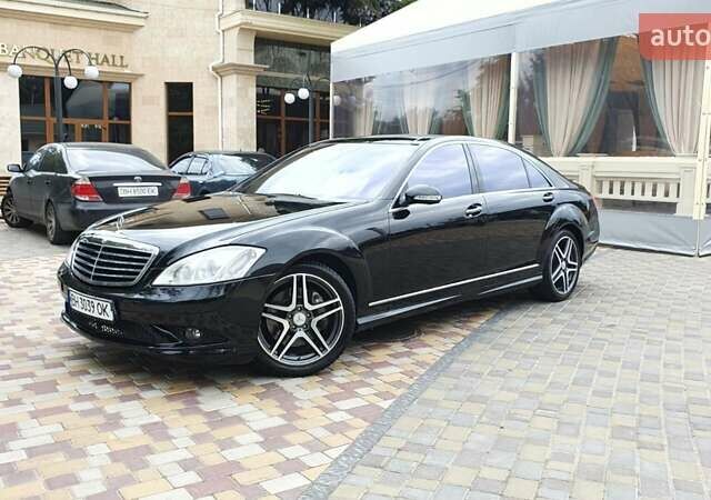Черный Мерседес С Класс, объемом двигателя 5.46 л и пробегом 370 тыс. км за 11200 $, фото 1 на Automoto.ua