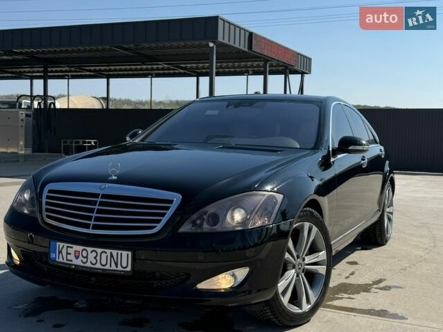 Черный Мерседес С Класс, объемом двигателя 3.5 л и пробегом 384 тыс. км за 7000 $, фото 1 на Automoto.ua