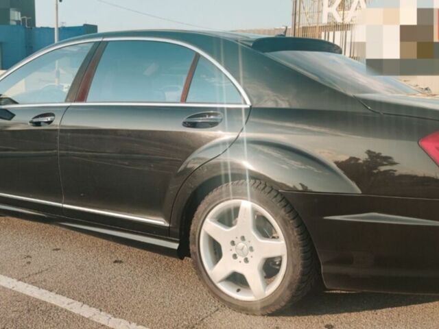 Черный Мерседес С Класс, объемом двигателя 5.46 л и пробегом 226 тыс. км за 15148 $, фото 1 на Automoto.ua