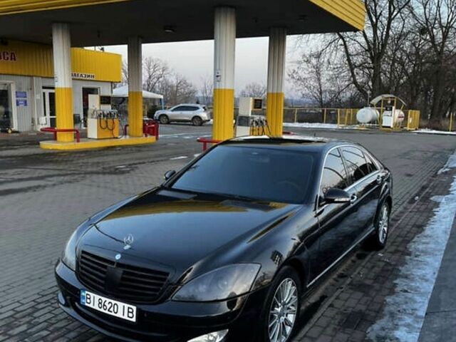 Чорний Мерседес С Клас, об'ємом двигуна 5.5 л та пробігом 240 тис. км за 13500 $, фото 1 на Automoto.ua