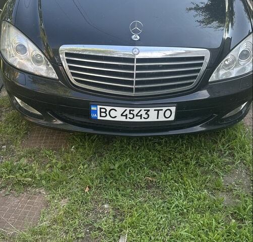 Черный Мерседес С Класс, объемом двигателя 3.5 л и пробегом 370 тыс. км за 9600 $, фото 1 на Automoto.ua