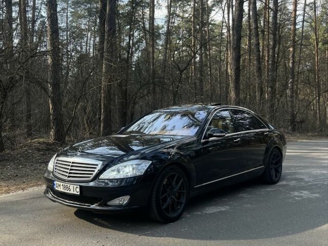 Чорний Мерседес С Клас, об'ємом двигуна 5.5 л та пробігом 350 тис. км за 9900 $, фото 1 на Automoto.ua