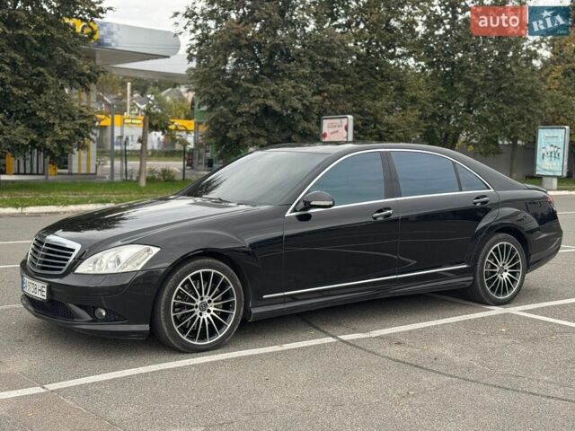 Чорний Мерседес С Клас, об'ємом двигуна 4.5 л та пробігом 280 тис. км за 6800 $, фото 1 на Automoto.ua