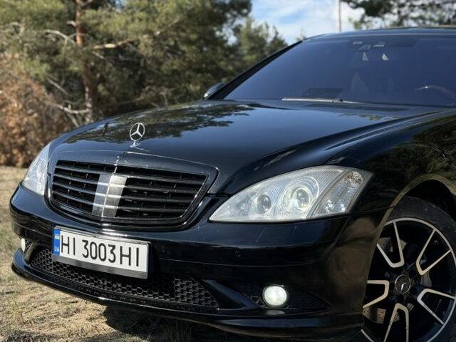 Чорний Мерседес С Клас, об'ємом двигуна 5.5 л та пробігом 294 тис. км за 11100 $, фото 1 на Automoto.ua