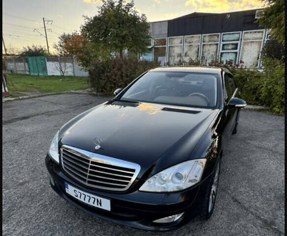 Черный Мерседес С Класс, объемом двигателя 2.99 л и пробегом 300 тыс. км за 10200 $, фото 1 на Automoto.ua