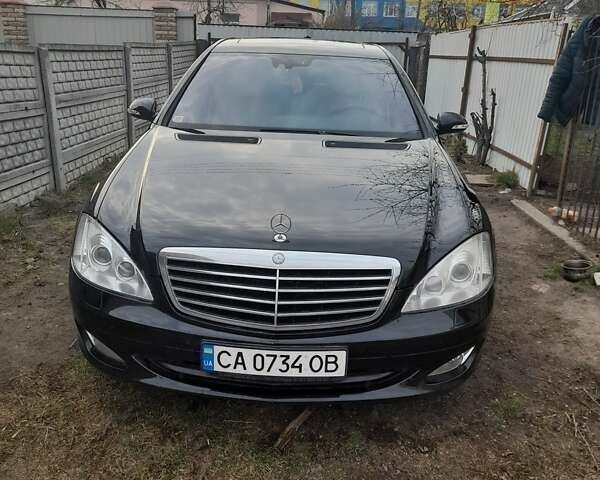Черный Мерседес С Класс, объемом двигателя 4.7 л и пробегом 237 тыс. км за 11300 $, фото 1 на Automoto.ua
