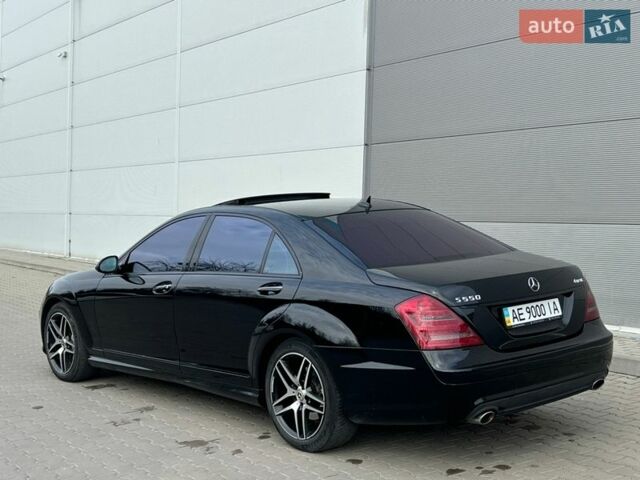Чорний Мерседес С Клас, об'ємом двигуна 5.5 л та пробігом 370 тис. км за 9000 $, фото 1 на Automoto.ua