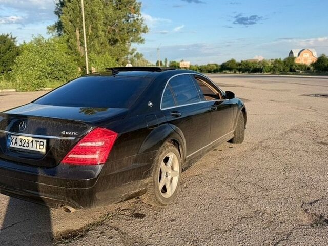 Чорний Мерседес С Клас, об'ємом двигуна 5.46 л та пробігом 390 тис. км за 9700 $, фото 1 на Automoto.ua