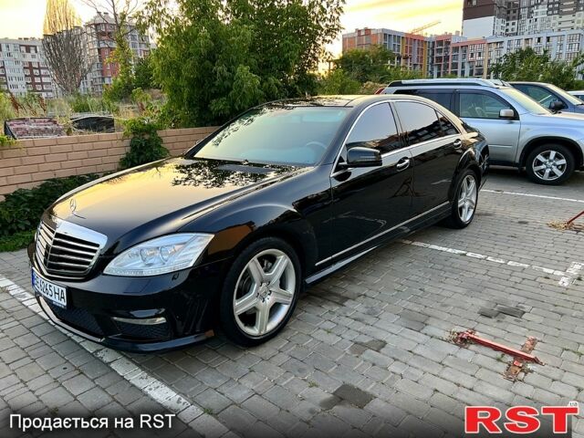 Черный Мерседес С Класс, объемом двигателя 5.5 л и пробегом 0 тыс. км за 9800 $, фото 1 на Automoto.ua