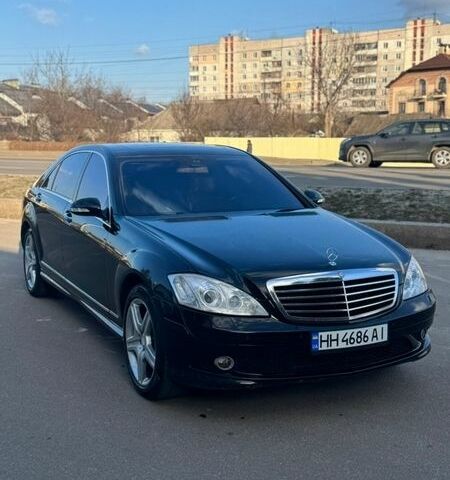 Черный Мерседес С Класс, объемом двигателя 5.46 л и пробегом 307 тыс. км за 10000 $, фото 1 на Automoto.ua