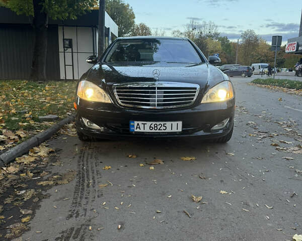 Чорний Мерседес С Клас, об'ємом двигуна 5.5 л та пробігом 155 тис. км за 16800 $, фото 1 на Automoto.ua