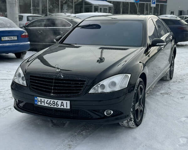 Черный Мерседес С Класс, объемом двигателя 5.46 л и пробегом 304 тыс. км за 8350 $, фото 1 на Automoto.ua