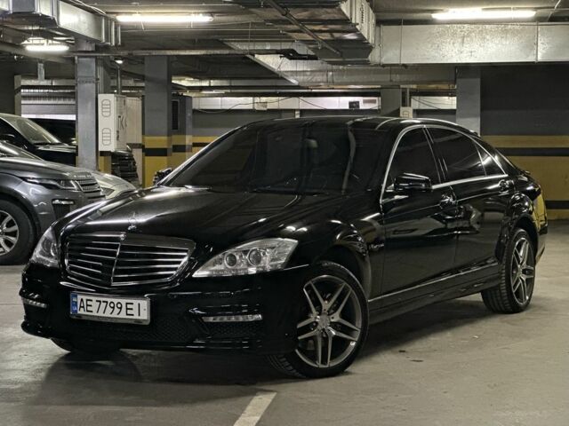 Чорний Мерседес С Клас, об'ємом двигуна 5.5 л та пробігом 91 тис. км за 17500 $, фото 1 на Automoto.ua