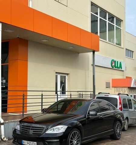 Черный Мерседес С Класс, объемом двигателя 5.46 л и пробегом 354 тыс. км за 9400 $, фото 1 на Automoto.ua