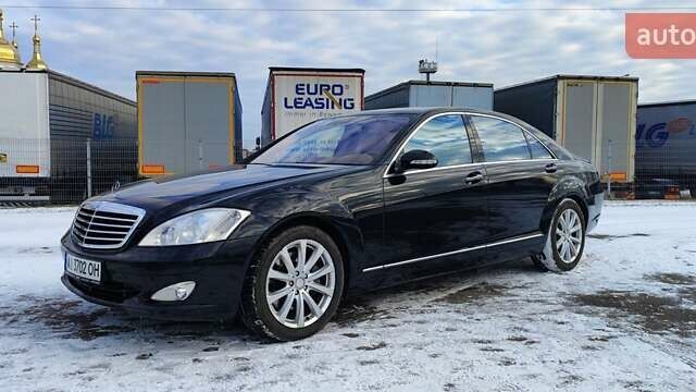 Черный Мерседес С Класс, объемом двигателя 5.46 л и пробегом 29 тыс. км за 38000 $, фото 1 на Automoto.ua