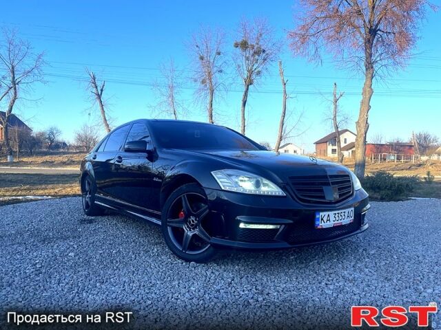 Черный Мерседес С Класс, объемом двигателя 5.5 л и пробегом 295 тыс. км за 14999 $, фото 1 на Automoto.ua