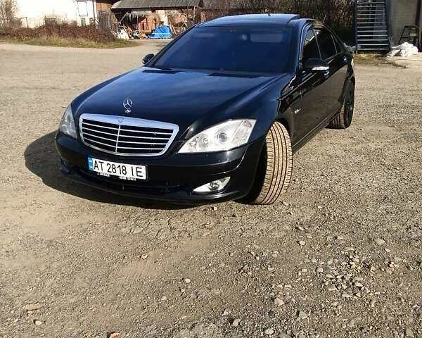 Черный Мерседес С Класс, объемом двигателя 5.5 л и пробегом 205 тыс. км за 12500 $, фото 1 на Automoto.ua