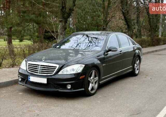 Черный Мерседес С Класс, объемом двигателя 6.21 л и пробегом 95 тыс. км за 27000 $, фото 1 на Automoto.ua