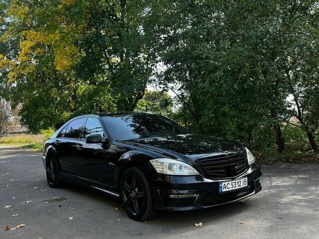 Чорний Мерседес С Клас, об'ємом двигуна 5.5 л та пробігом 299 тис. км за 11950 $, фото 1 на Automoto.ua