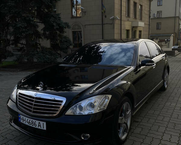 Чорний Мерседес С Клас, об'ємом двигуна 5.5 л та пробігом 303 тис. км за 10400 $, фото 1 на Automoto.ua