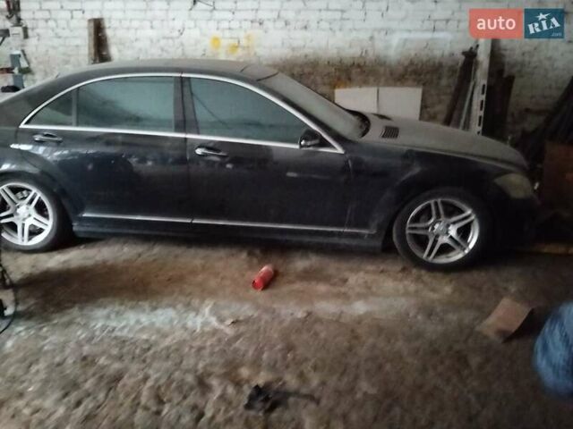 Черный Мерседес С Класс, объемом двигателя 5.46 л и пробегом 120 тыс. км за 6200 $, фото 1 на Automoto.ua
