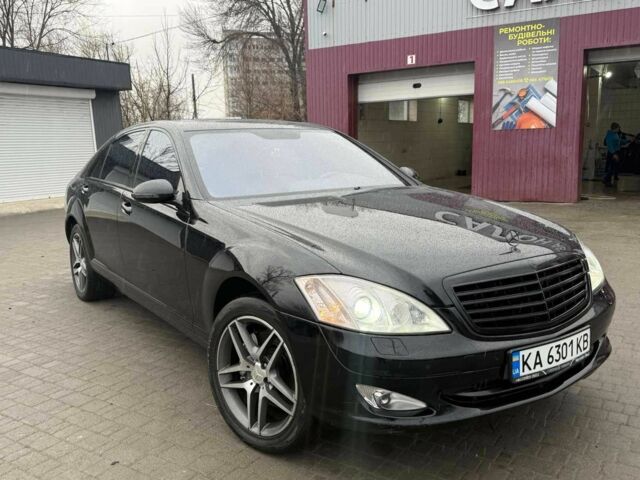 Черный Мерседес С Класс, объемом двигателя 4.7 л и пробегом 250 тыс. км за 9300 $, фото 1 на Automoto.ua
