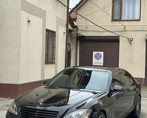 Чорний Мерседес С Клас, об'ємом двигуна 3.5 л та пробігом 308 тис. км за 9999 $, фото 1 на Automoto.ua