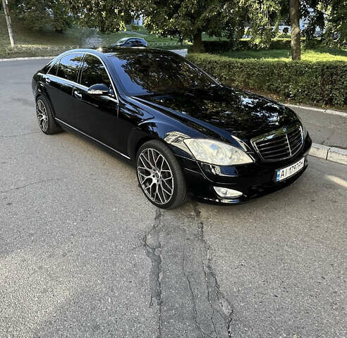 Черный Мерседес С Класс, объемом двигателя 5.46 л и пробегом 305 тыс. км за 10500 $, фото 1 на Automoto.ua