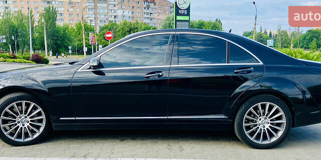 Черный Мерседес С Класс, объемом двигателя 3 л и пробегом 304 тыс. км за 13500 $, фото 1 на Automoto.ua