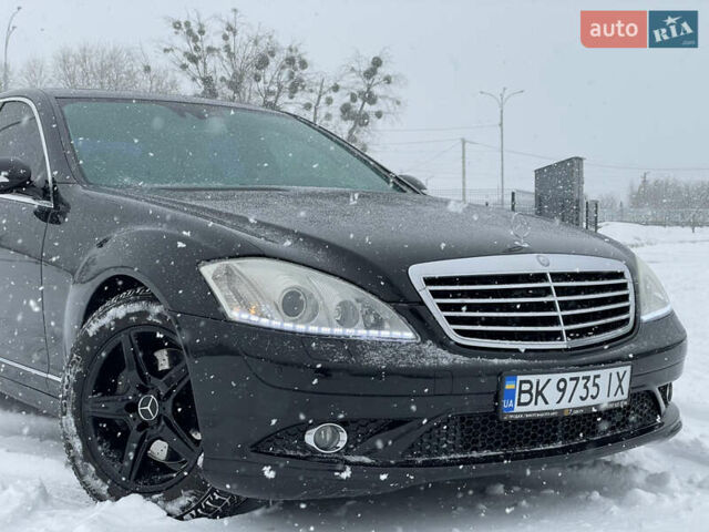 Черный Мерседес С Класс, объемом двигателя 3 л и пробегом 293 тыс. км за 12000 $, фото 1 на Automoto.ua