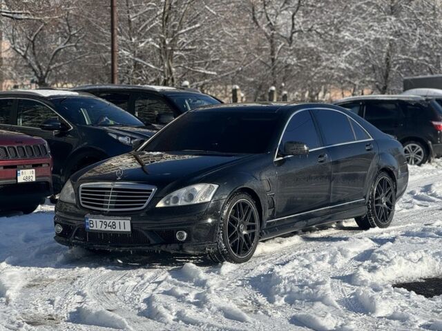 Чорний Мерседес С Клас, об'ємом двигуна 5.5 л та пробігом 238 тис. км за 12500 $, фото 1 на Automoto.ua